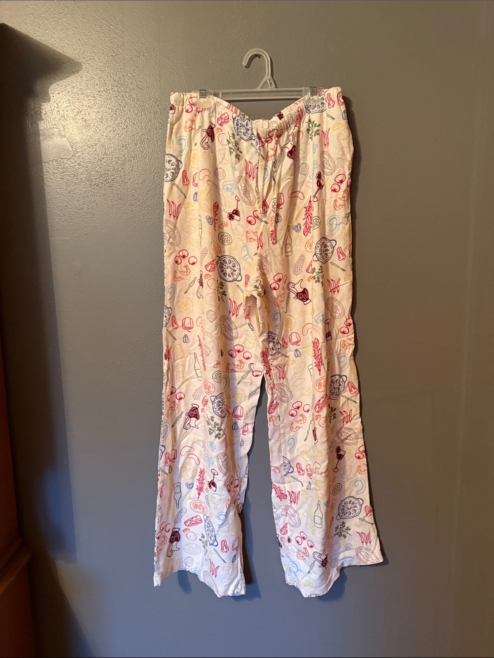 Sincerely Jules Cream Wide-Leg Pajama Pants with Red & Blue Print